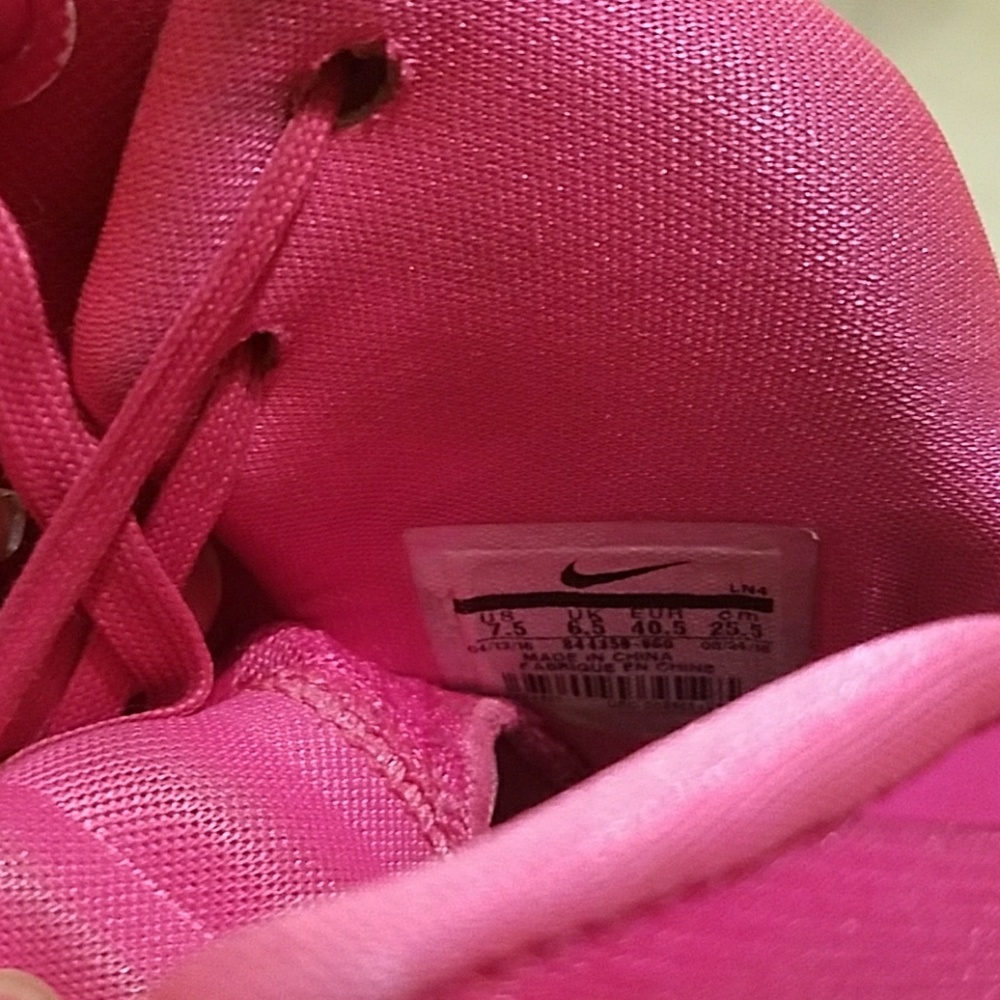 Nike Hyperdunk Sneakers - Picture 3 of 5